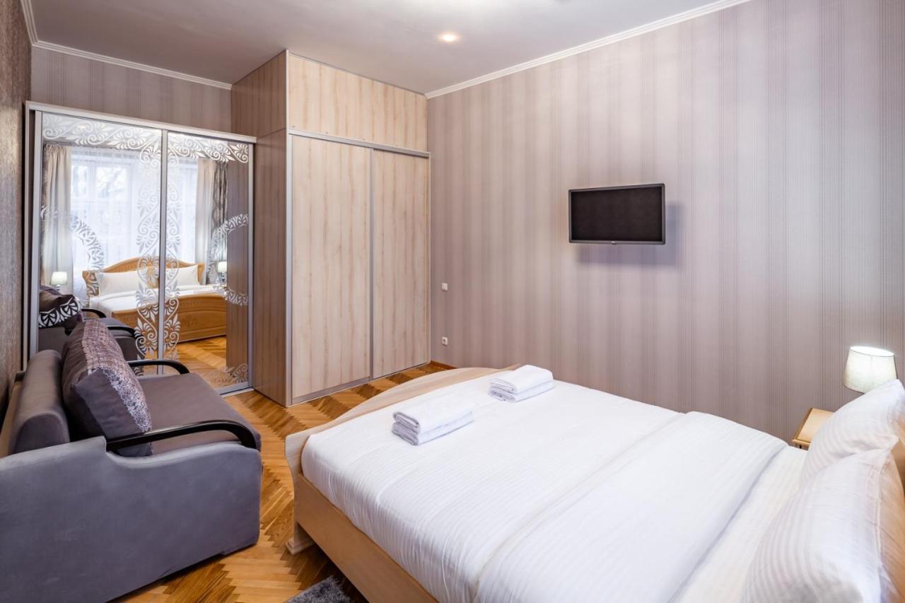 Alfa Apartments Svobody 31 Lviv Ngoại thất bức ảnh