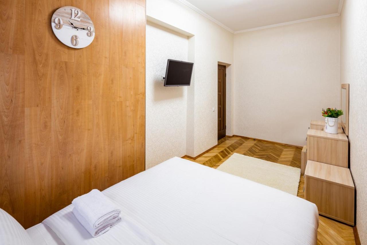 Alfa Apartments Svobody 31 Lviv Ngoại thất bức ảnh
